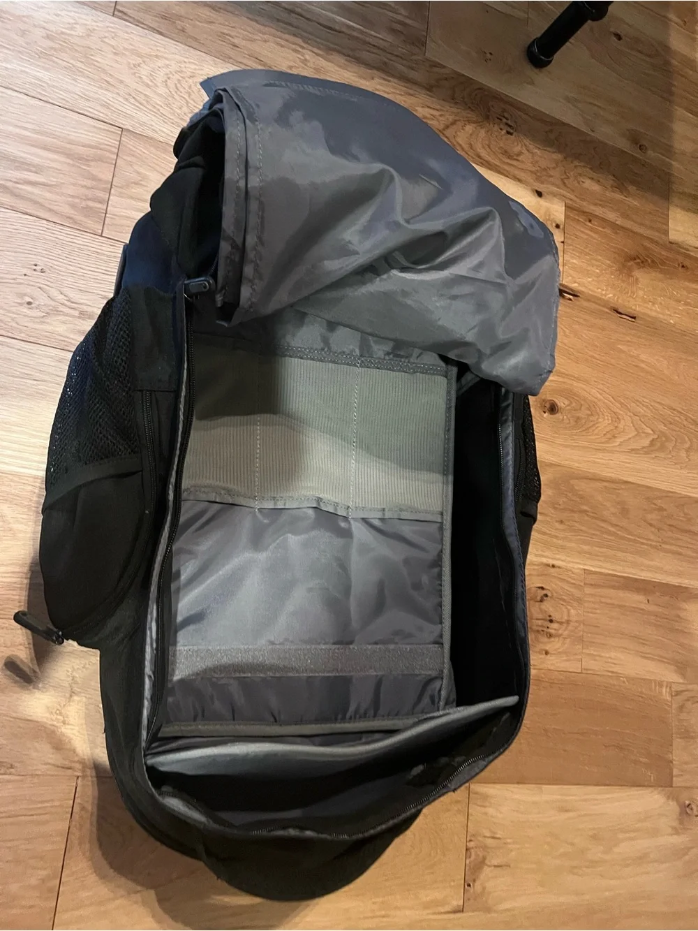 Samsonite Black and Gray Laptop Backpack with Front Organizer Pockets, laptop pa